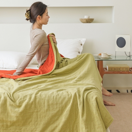 雯雨2025新款A类全棉四层爱心刺绣纱布毛巾被 点点绿+红