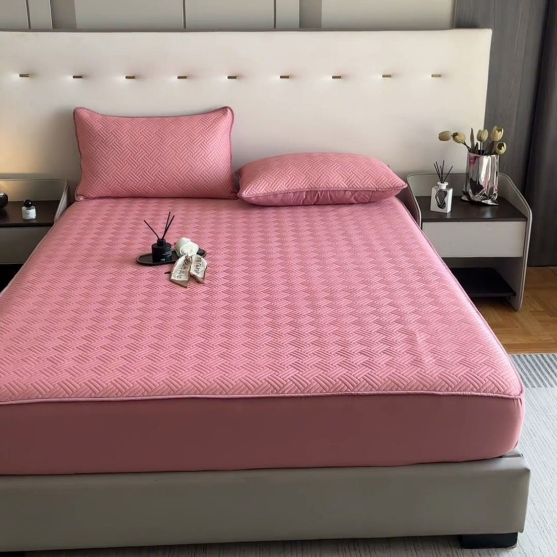 91家纺网 家纺一手货源 找家纺 梵克保罗 2025新款凉感丝床笠凉席三件套--饼干系列 粉色