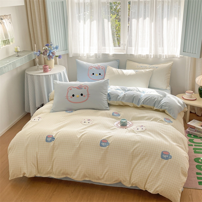 91家纺网 家纺一手货源 找家纺 星座家纺 2025新款水洗棉毛巾绣四件套 笑脸KT 浅黄