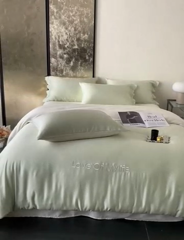 91家纺网 家纺一手货源 找家纺 优悦 2025新款冰丝印花刺绣双拼四件套-漫心 田园绿