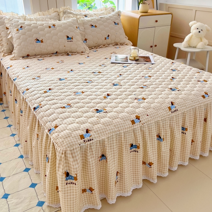 91家纺网 家纺一手货源 找家纺 2025新款全棉夹棉床裙 俏皮狗