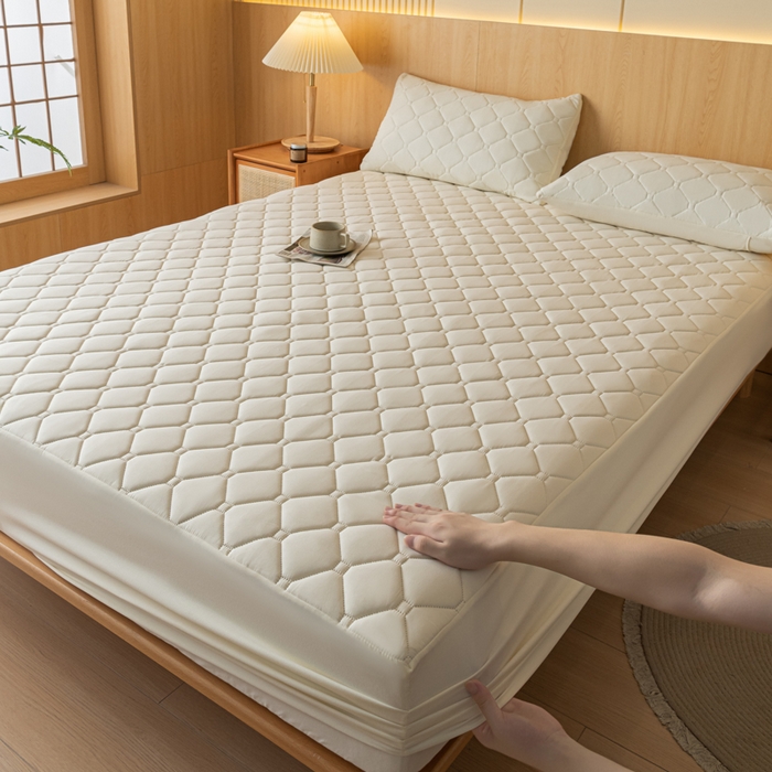 91家纺网 家纺一手货源 找家纺 梵克保罗 2025新款纯色加棉防水大豆纤维床笠 奶油白