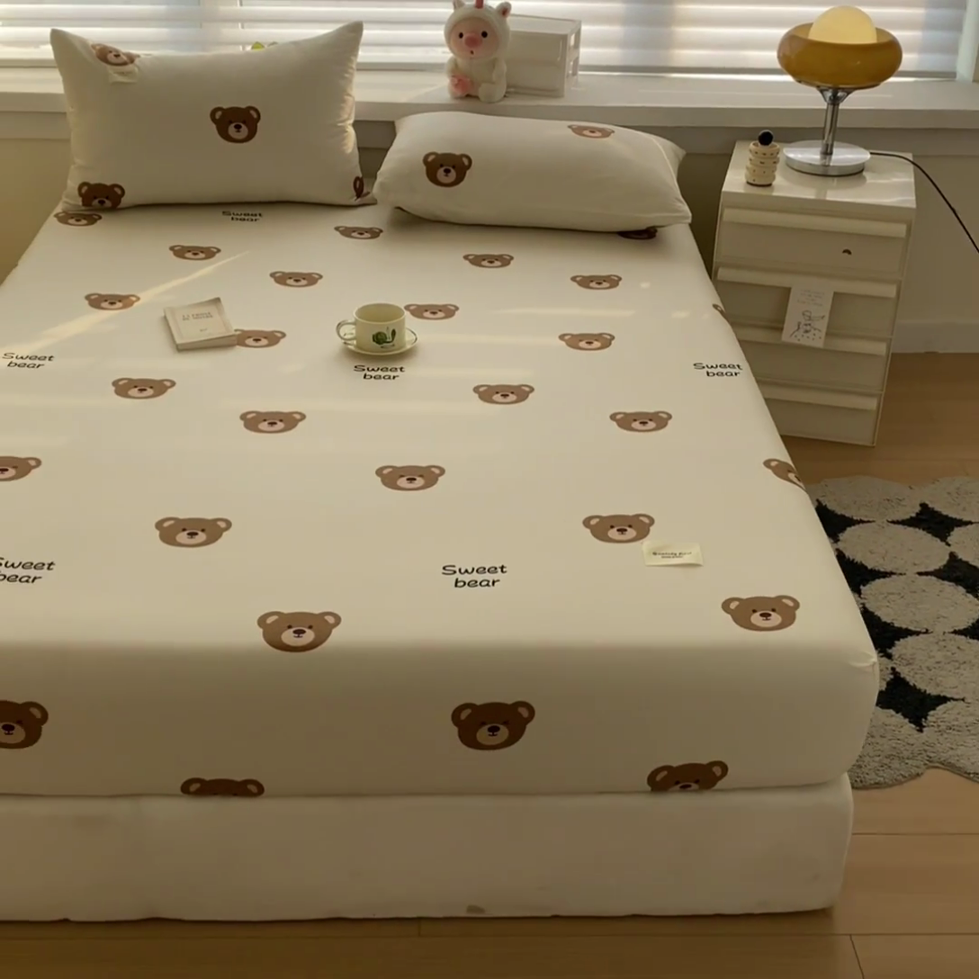91家纺网 家纺一手货源 找家纺 梵克保罗 2025新款亲肤舒适全棉印花系列床笠 小熊熊