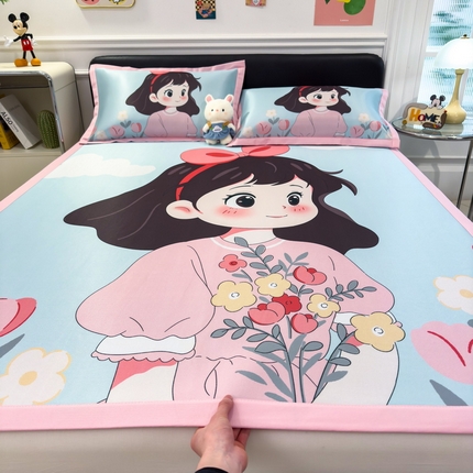 91家纺网 家纺一手货源 找家纺 丝羽坊 2025新款大版印花冰丝凉席冰丝席碳光冰丝凉席-平铺款 小公主