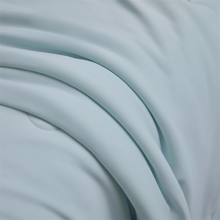 91家纺网 家纺一手货源 找家纺 雯豆家纺 2025夏季新品7A抗菌100%锦纶冰丝凉感夏凉被纯色拼色高档薄被空调被 小冰皮-繁星蓝+轻奢灰