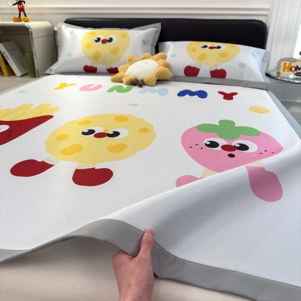 91家纺网 家纺一手货源 找家纺 丝羽坊 2025新款大版印花冰丝凉席冰丝席碳光冰丝凉席-平铺款 曲奇派