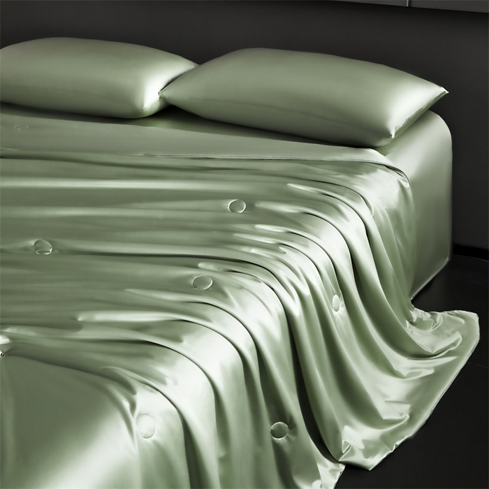 91家纺网 家纺一手货源 找家纺 雯豆家纺 2025夏季新品锦纶+氨纶高档冰丝凉感夏被空调被7A抗菌薄被芯 冰芙绸夏被-橄榄绿