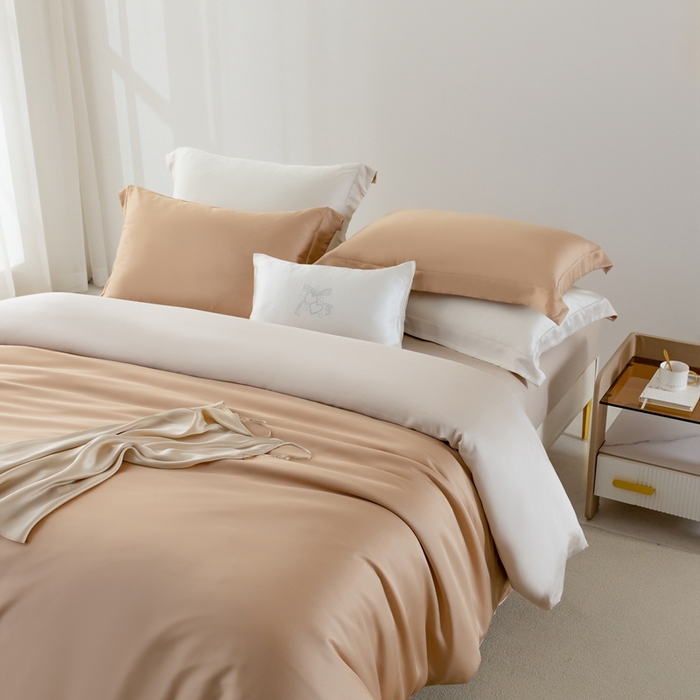 91家纺网 家纺一手货源 找家纺 121  2025新款60s支进口兰精天丝四件套-秋风QIUFENG系列（场景二） 薄暮咖