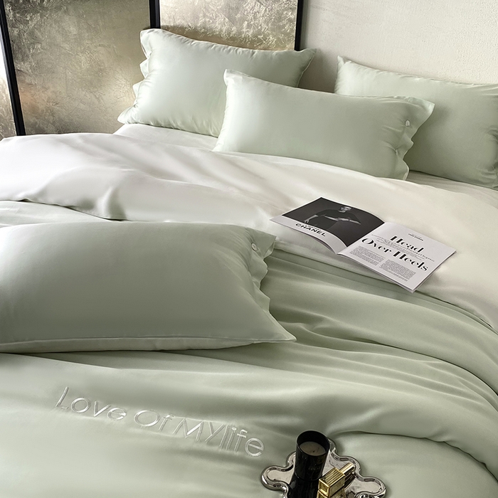 91家纺网 家纺一手货源 找家纺 优悦 2025新款冰丝印花刺绣双拼四件套-漫心 田园绿