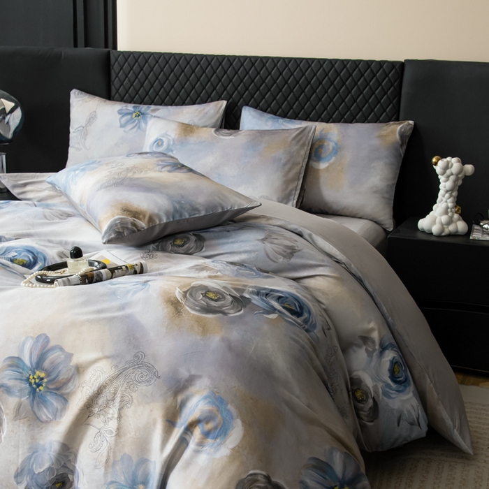 91家纺网 家纺一手货源 找家纺 氧家 2025新款60s贡缎长绒棉数码印花四件套（礼盒装） 瑞贝卡