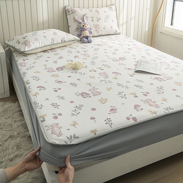 91家纺网 家纺一手货源 找家纺 卢赛尔 2025新款凉感丝提花凉席床笠款 蘑菇兔