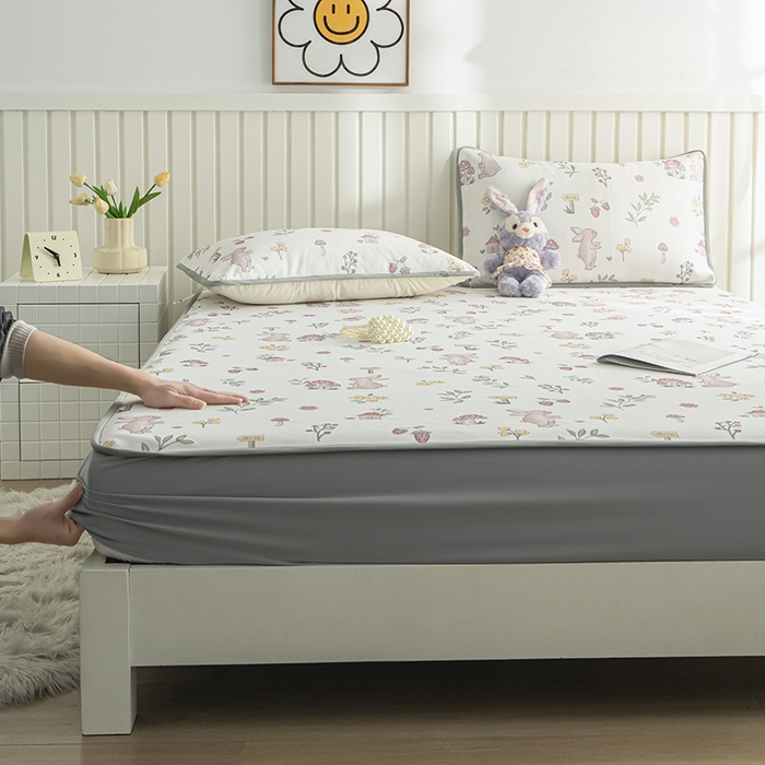 91家纺网 家纺一手货源 找家纺 卢赛尔 2025新款凉感丝提花凉席床笠款 蘑菇兔