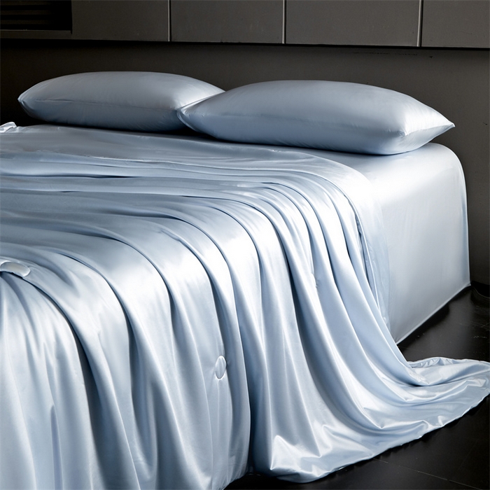 91家纺网 家纺一手货源 找家纺 雯豆家纺 2025夏季新品锦纶+氨纶高档冰丝凉感夏被空调被7A抗菌薄被芯 冰芙绸夏被-挪威蓝