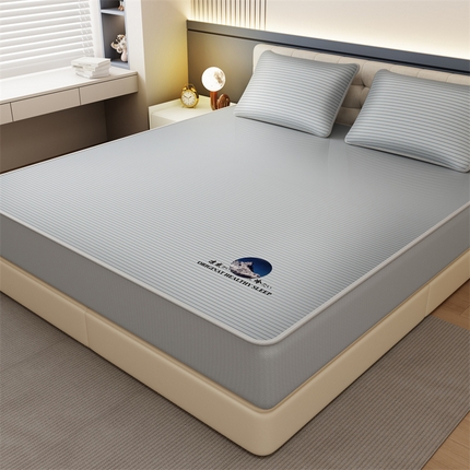 卡初家居（原微来） 2025新款条纹熊猫烫画系列冰丝席 条纹床笠-灰色