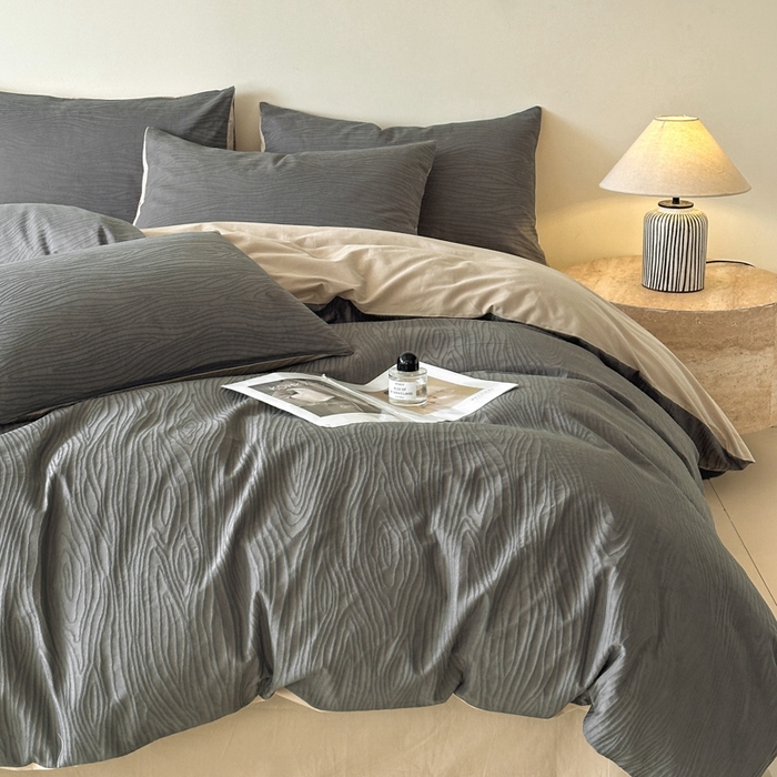 91家纺网 家纺一手货源 找家纺 欣晴家纺 2025新款亲肤水洗棉简约大提花四件套 浅灰+米驼