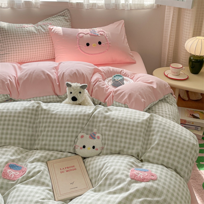 91家纺网 家纺一手货源 找家纺 星座家纺 2025新款水洗棉毛巾绣四件套 笑脸KT 绿粉