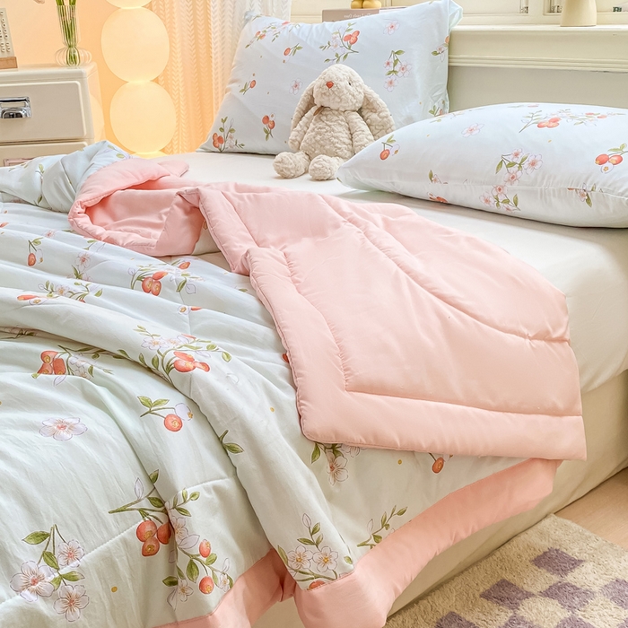 91家纺网 家纺一手货源 找家纺 穆琪 2025年新款小清新手包边夏凉被水洗棉印花夏被 寐色