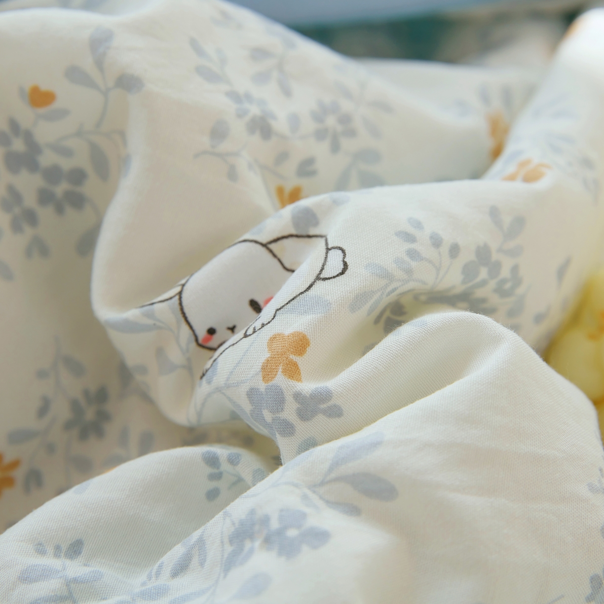 91家纺网 家纺一手货源 找家纺 梦恬佳 2025新款A类水洗皱皱棉夏凉被 繁花兔兔