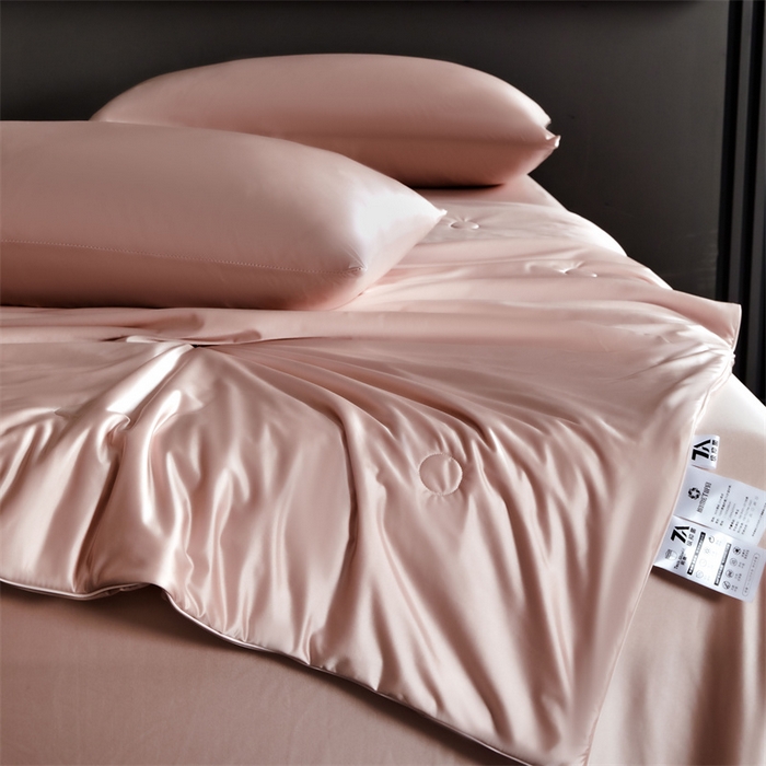 91家纺网 家纺一手货源 找家纺 雯豆家纺 2025夏季新品锦纶+氨纶高档冰丝凉感夏被空调被7A抗菌薄被芯 冰芙绸夏被-玫瑰金