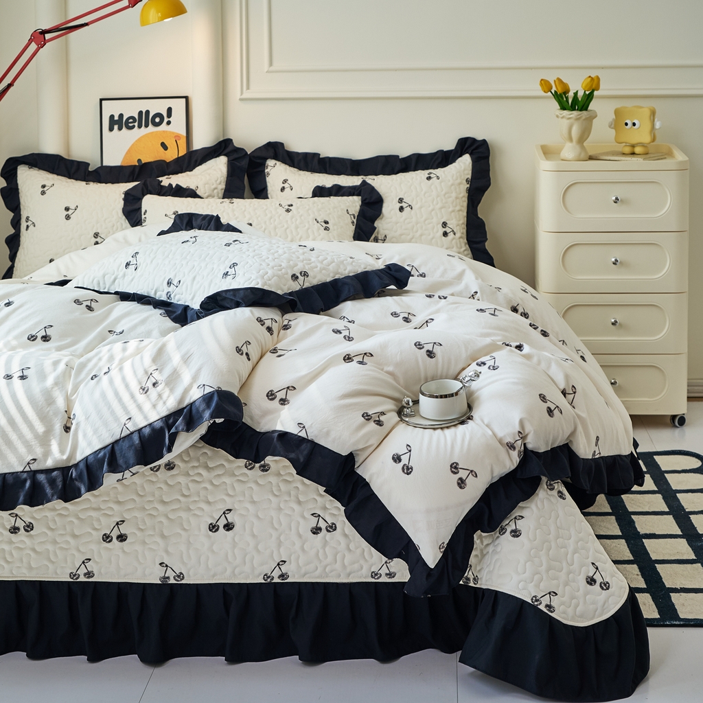 91家纺网 家纺一手货源 找家纺 蝶帕家纺 2025新款法式赫本风韩版花边水洗棉床盖四件套 美味樱桃