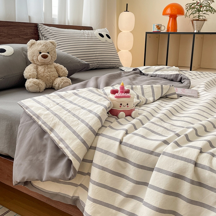 91家纺网 家纺一手货源 找家纺 桃心家居 2025新款云柔水洗棉毛巾绣大豆单夏被夏被四件套 水洗棉-大眼睛夏被灰条拿铁