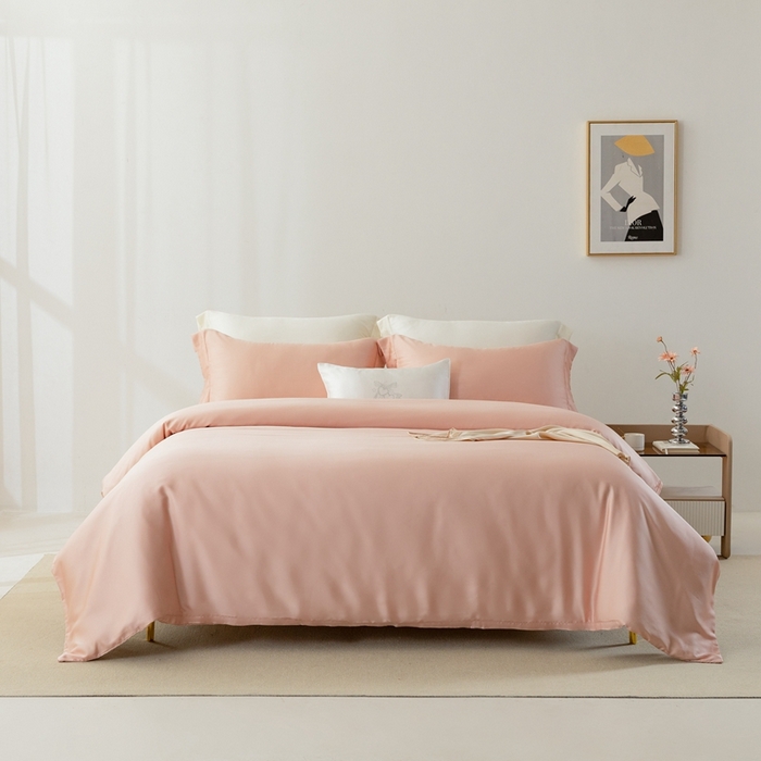 91家纺网 家纺一手货源 找家纺 121  2025新款60s支进口兰精天丝四件套-秋风QIUFENG系列（场景二） 蜜裸粉