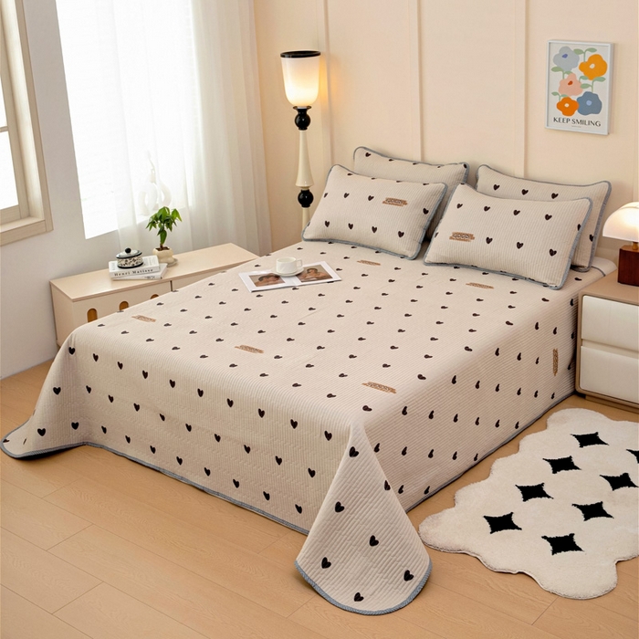91家纺网 家纺一手货源 找家纺 情煊家纺 2025新款双面全棉夹棉床盖三件套 爱心
