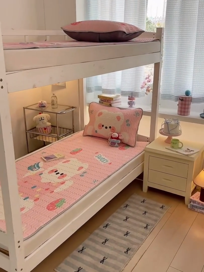 91家纺网 家纺一手货源 找家纺 川悦生活 2025新款大阪宿舍凉感丝凉席 奶泡小熊