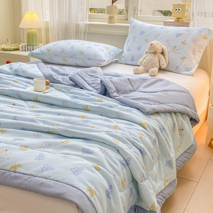 91家纺网 家纺一手货源 找家纺 （总）穆琪 2025年新款小清新手包边夏凉被水洗棉印花夏被