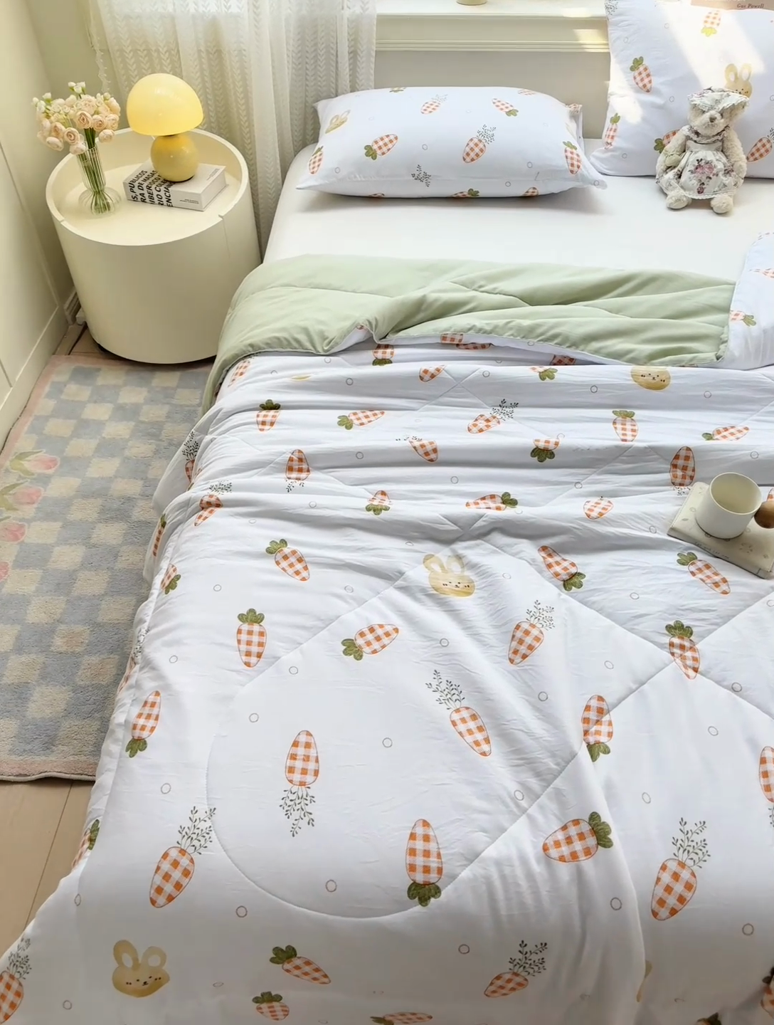 91家纺网 家纺一手货源 找家纺 穆琪 2025新款小花边印花夏被小清新夏凉被 奇趣萌宠-小花边