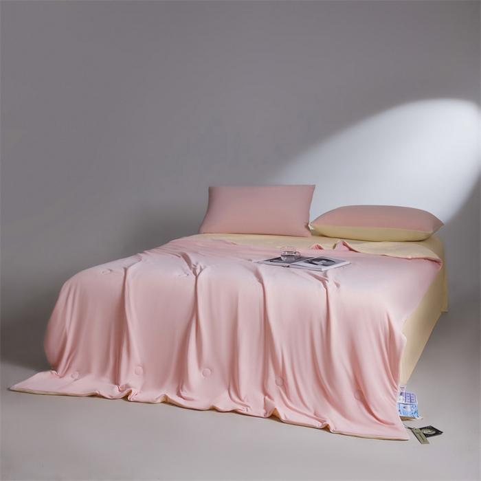 91家纺网 家纺一手货源 找家纺 雯豆家纺 2025夏季新品7A抗菌100%锦纶冰丝凉感夏凉被纯色拼色高档薄被空调被 小冰皮-海棠粉+淡雅黄