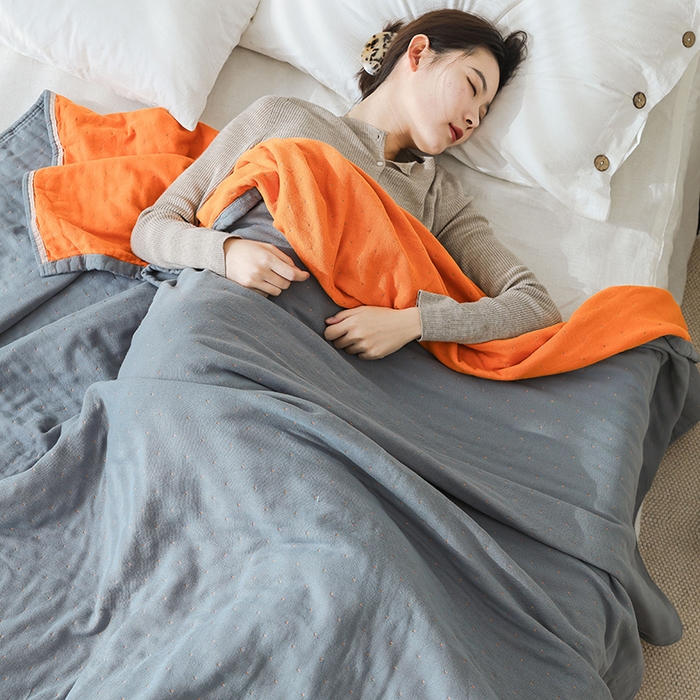 91家纺网 家纺一手货源 找家纺 雯雨2025新款A类全棉四层爱心刺绣纱布毛巾被 点点兰+橙