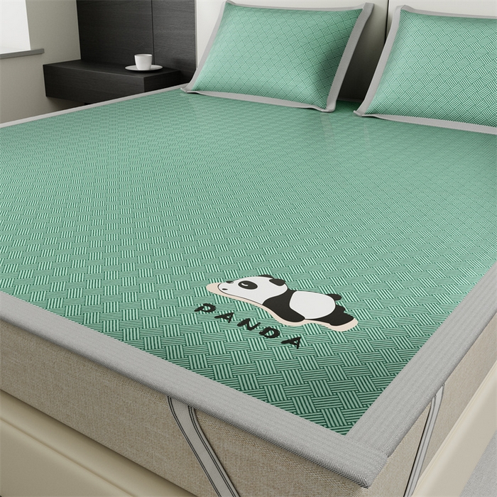 91家纺网 家纺一手货源 找家纺 卡初家居（原微来） 2025新款条纹熊猫烫画系列冰丝席 熊猫-绿色