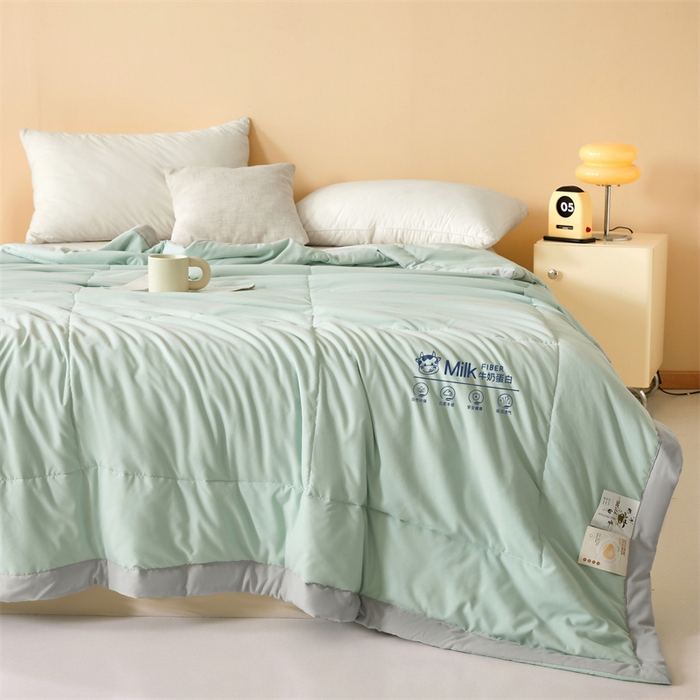 91家纺网 家纺一手货源 找家纺 猎鹿人家纺 2025新款牛奶蛋白夏被 星辰绿