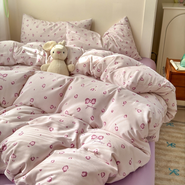 91家纺网 家纺一手货源 找家纺 冕悠家纺 2025新款热款A类高克重针织双层纱四件套系列 （提供买家秀） 豹纹紫