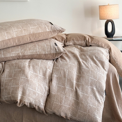 91家纺网 家纺一手货源 找家纺 （总）卡巴伦家纺 2025新款全棉A类人字斜三层纱提花四件套