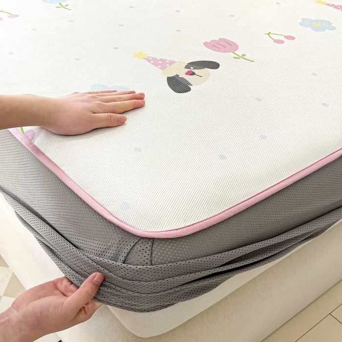 91家纺网 家纺一手货源 找家纺 鑫琪莱家纺 2025新款数码印花加密冰藤凉席三件套 床笠款-休闲时光