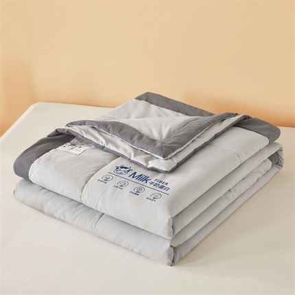 91家纺网 家纺一手货源 找家纺 猎鹿人家纺 2025新款牛奶蛋白夏被 太空灰