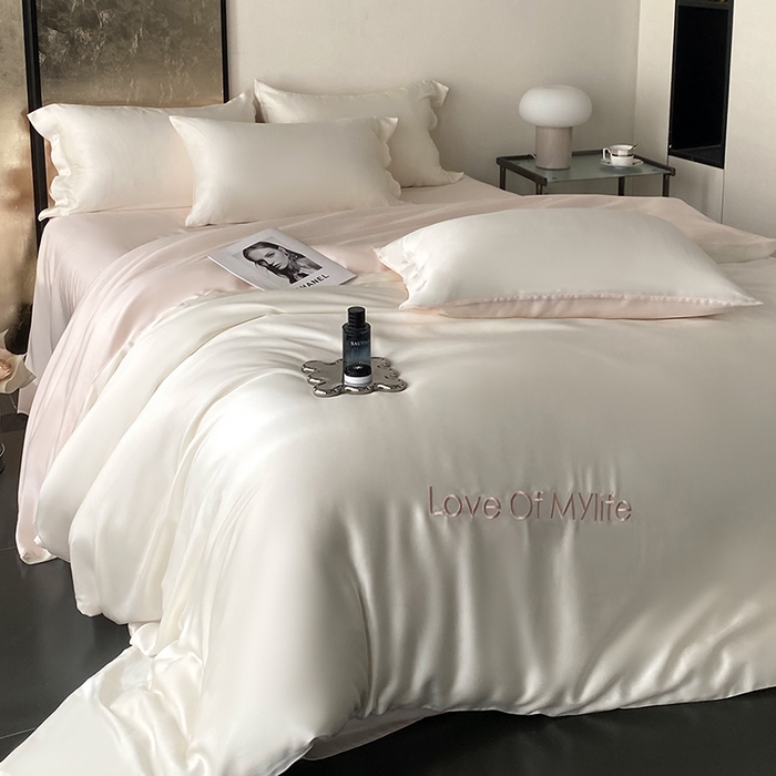 91家纺网 家纺一手货源 找家纺 优悦 2025新款冰丝印花刺绣双拼四件套-漫心 雪山白