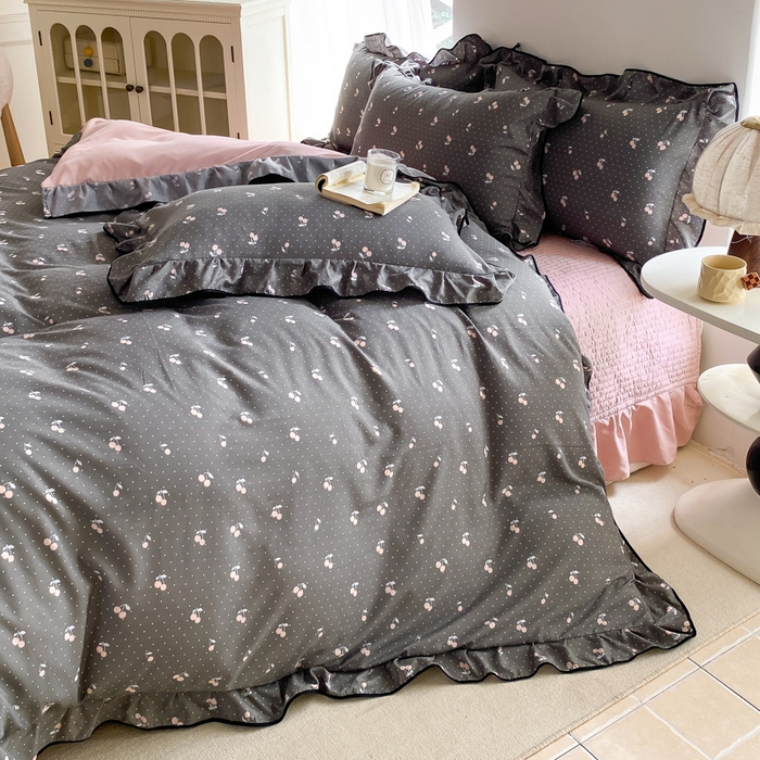 91家纺网 家纺一手货源 找家纺 仟网汇 2025新款赫本针织双层纱床盖四件套 复古樱桃