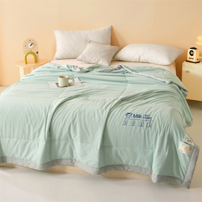 91家纺网 家纺一手货源 找家纺 猎鹿人家纺 2025新款牛奶蛋白夏被 星辰绿
