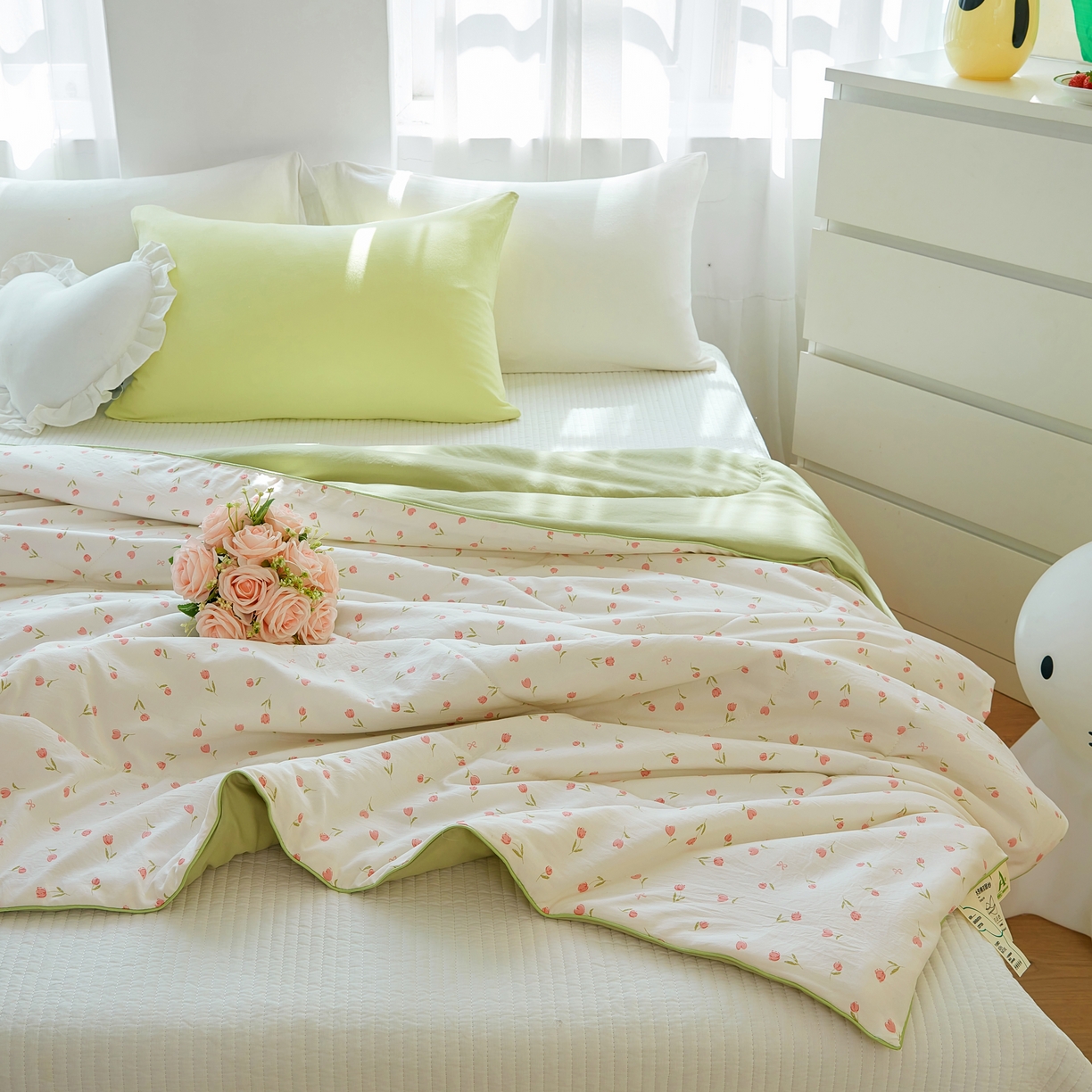 91家纺网 家纺一手货源 找家纺 梦恬佳 2025新款A类水洗皱皱棉夏凉被 浪漫花海