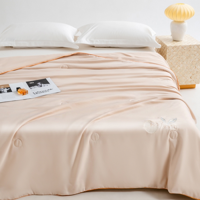 91家纺网 家纺一手货源 找家纺 眠多宝 2025新款奥地利兰精天丝刺绣夏被空调被 言卡