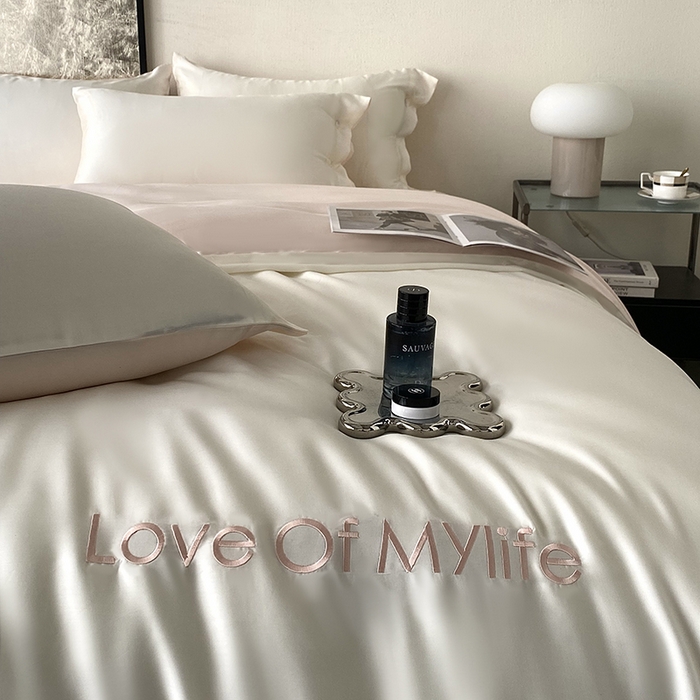 91家纺网 家纺一手货源 找家纺 优悦 2025新款冰丝印花刺绣双拼四件套-漫心 雪山白