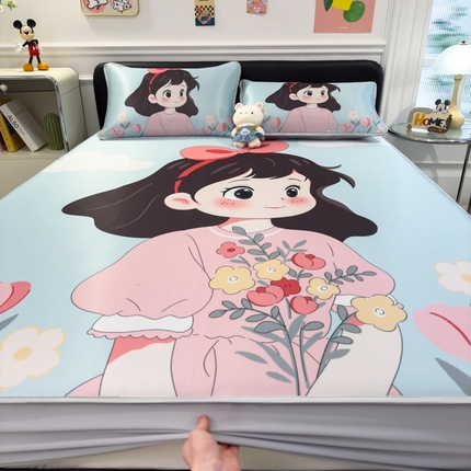 91家纺网 家纺一手货源 找家纺 丝羽坊 2025新款大版印花冰丝凉席冰丝席碳光冰丝凉席-床笠款 小公主