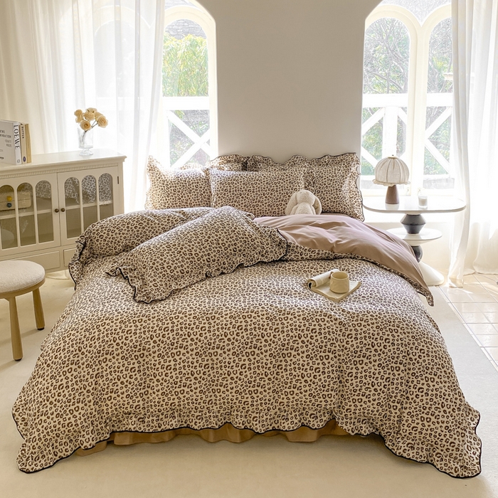 91家纺网 家纺一手货源 找家纺 仟网汇 2025新款赫本针织双层纱床盖四件套 奶咖豹纹