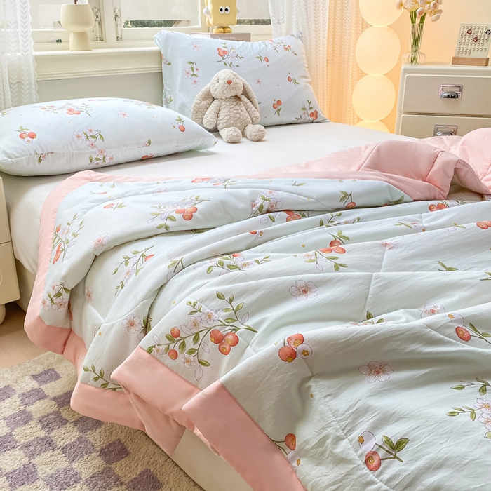 91家纺网 家纺一手货源 找家纺 穆琪 2025年新款小清新手包边夏凉被水洗棉印花夏被 寐色