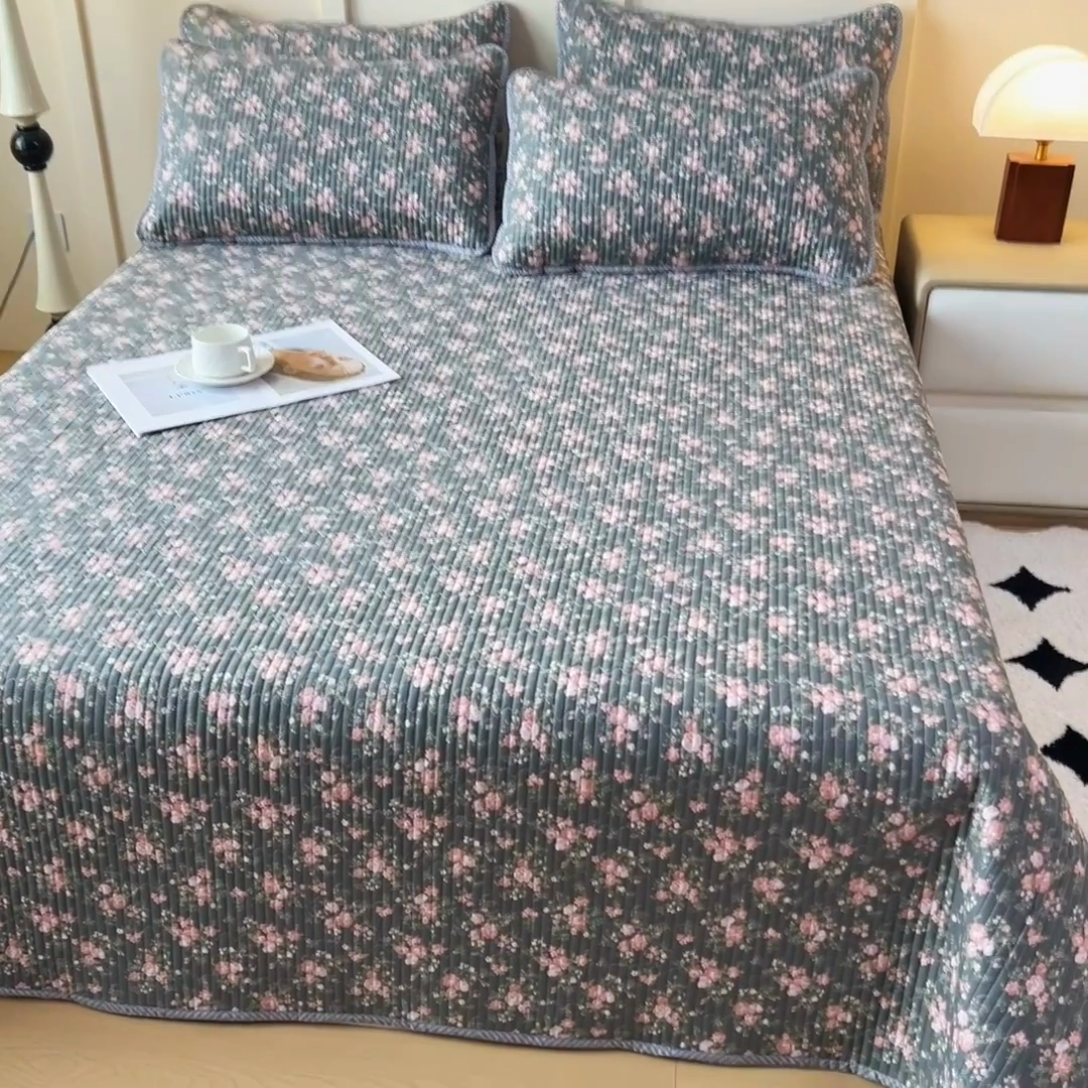 91家纺网 家纺一手货源 找家纺 情煊家纺 2025新款双面全棉夹棉床盖三件套 白兰地