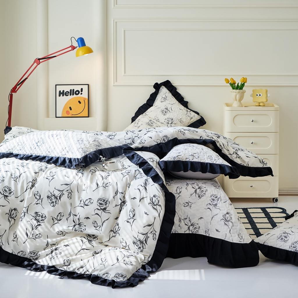 91家纺网 家纺一手货源 找家纺 蝶帕家纺 2025新款法式赫本风韩版花边水洗棉床盖四件套 水墨玫瑰