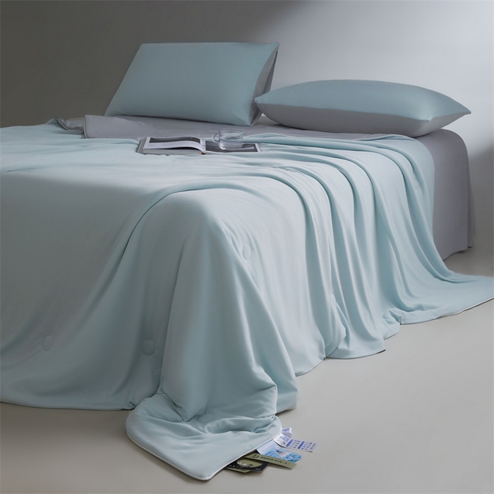 91家纺网 家纺一手货源 找家纺 雯豆家纺 2025夏季新品7A抗菌100%锦纶冰丝凉感夏凉被纯色拼色高档薄被空调被 小冰皮-繁星蓝+轻奢灰